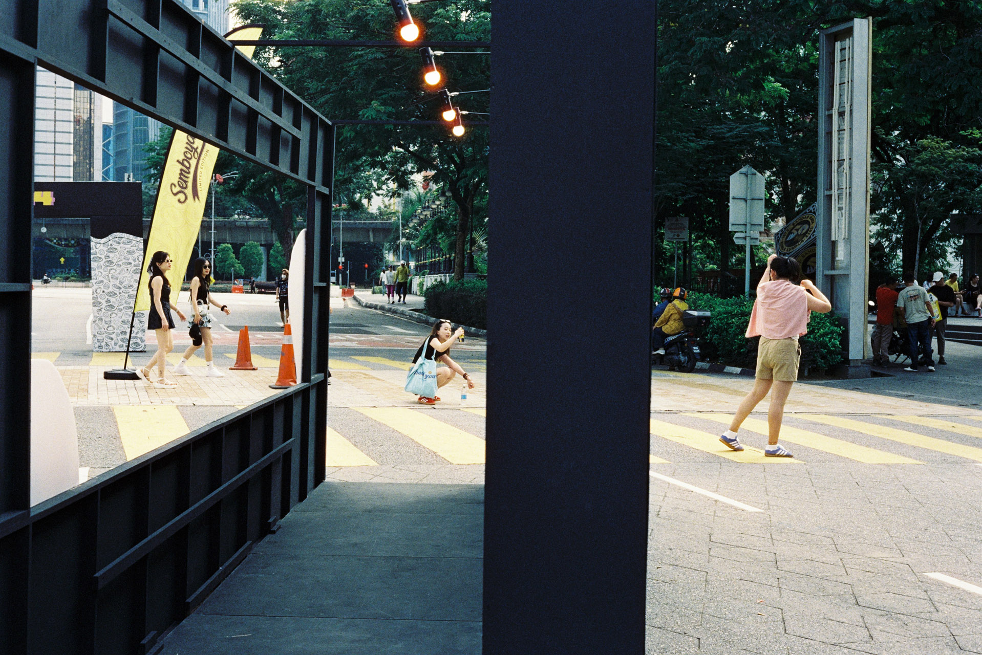 Contax G1 Street Photography