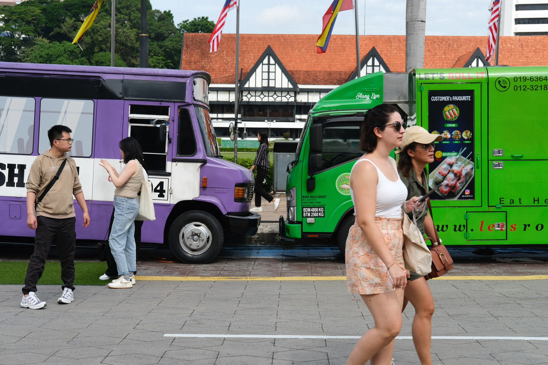 Reala Ace 100 Film Simulation Recipe - Photo of old school bus in Kuala Lumpur